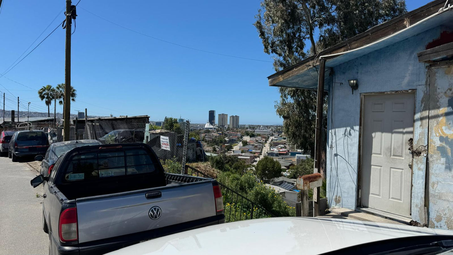 Amplio Lote Baldío de 320m2 en la Distinguida Colonia Burocrata Ruiz Cortines, Tijuana.